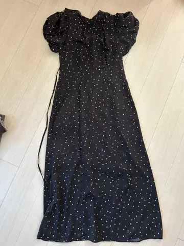 Snidel 블랙 도트 퍼프 슬리브 맥시 드레스