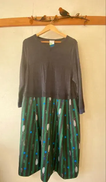 만나인 울 절개 매혹적인 패턴의 원피스 mannine