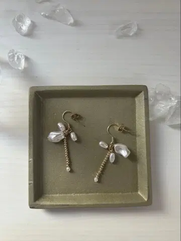 펄 x 골드 귀걸이