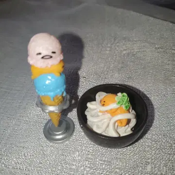 구데타마 아이스크림과 면 피규어 세트