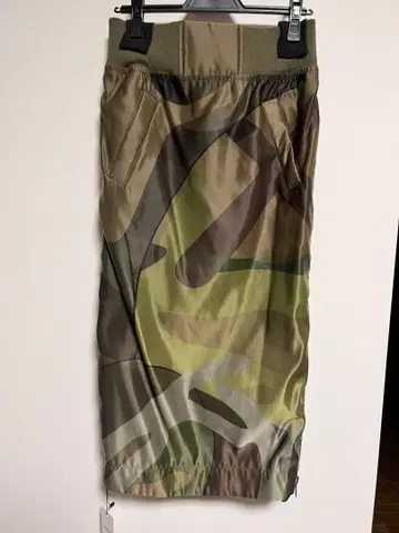새상품 시착만 한 sacai kaws 카모 스커트 사이즈 3