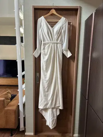 화이트 웨딩 드레스 V넥 화이트 싸개 버튼 새상품급