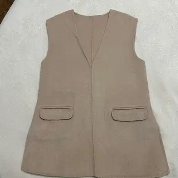 PBselect 베이지 슬리브리스 V넥 베스트