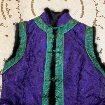 보라색 그린 퍼 스타일 슬리브리스 베스트