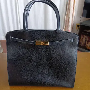 새상품급 FURLA 블랙 핸드백