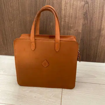 클레도란 스퀘어 백 카멜