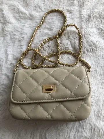 베이지 퀼팅 숄더백