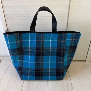 블루 계열 체크 무늬 토트백 유나이티드 애로우즈 도쿄
