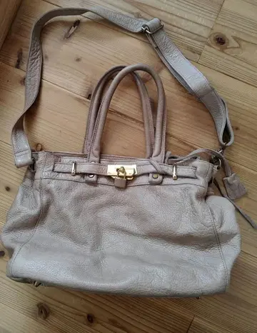 1미터카레 베이지 가죽 숄더백