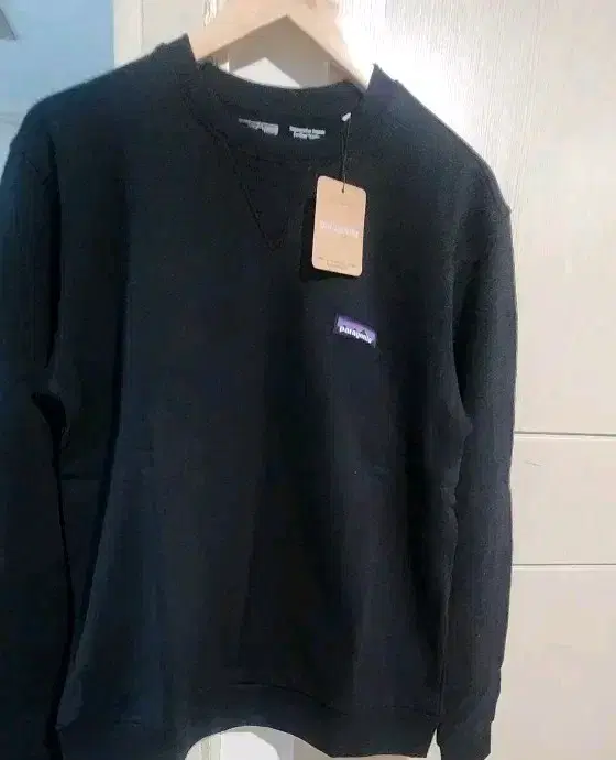 Patagonia Black Sweatshirt T-shirt