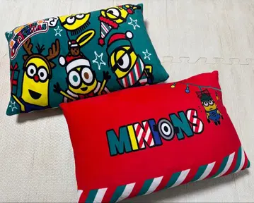 유니버셜 미니언 크리스마스 쿠션 2개 세트