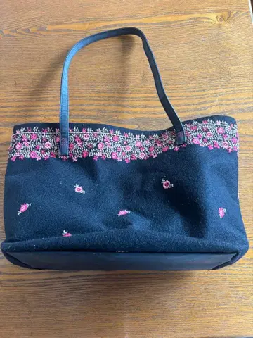 L'EST ROSE 자수 토트백 펠트 원단