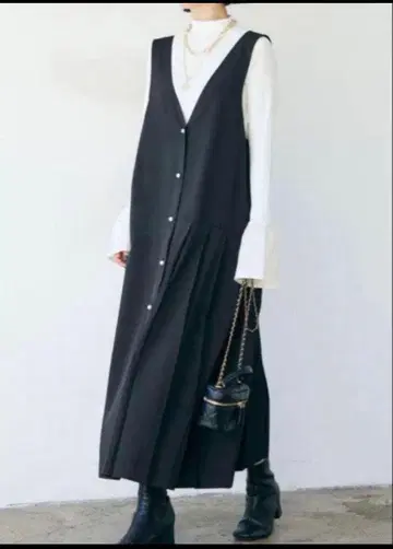 frene 프라네 펄 버튼 장식 아지메 플리츠 원피스