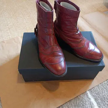 베스타 리트 빨간색 가죽 부티