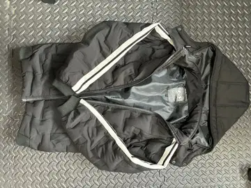 아담스 저글러 블랙 다운 자켓 후드 부착