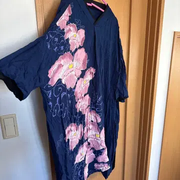 차이하네 꽃무늬 자수 네이비 긴팔 원피스