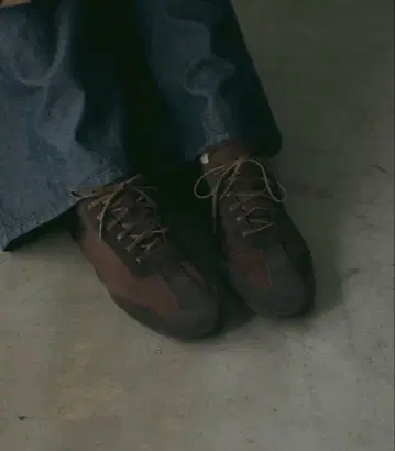 Etretokyo 매트 새틴 로우컷 스니커즈 브라운 사이즈 37