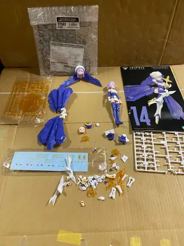 코토부키야 메가미 디바이스 불릿 나이츠 엑소시스트 특전 포함 중고품