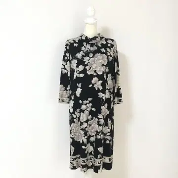 최근 새상품급 LEONARD 레오나르 스트레치 울 하이넥 원피스