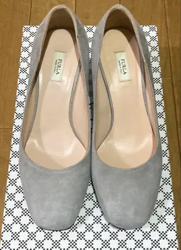 FURLA / 그레이 / 스웨이드 펌프스 / 22cm