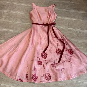 핑크 꽃무늬 자수 플레어 드레스 리본 포함