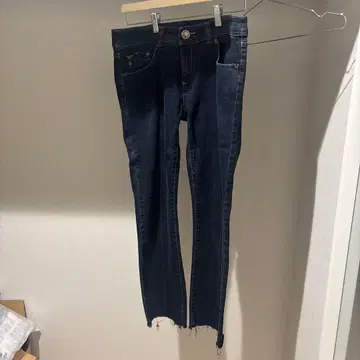 EMPORIO ARMANI 다크 블루 슬림 핏 데님