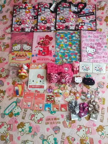 헬로키티 굿즈 묶음 판매 약 37개