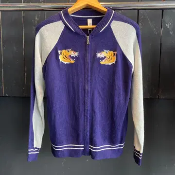 호랑이 자수 집업 니트 보라색 그레이