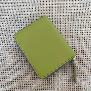 옐로우 그린 이단 접이식 지갑 외 포켓 부착 마가렛호웰