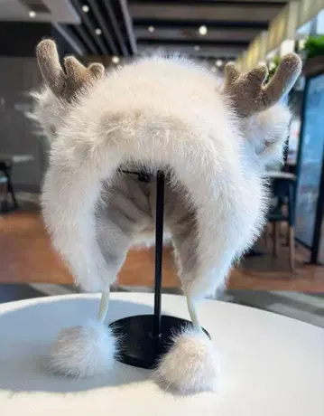 [ 성인용 ] 퍼 달린 사슴 뿔 니트 모자