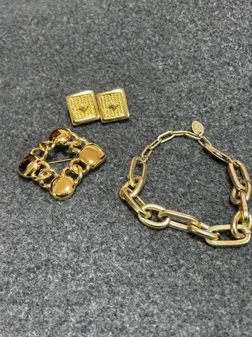 모네 귀찌 브로치