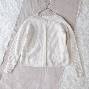 새상품급 윔 가제트 THE PAUSE 2WAY 미들 게이지 니트