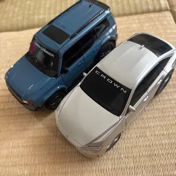 랜드크루저와 크라운 미니카 세트