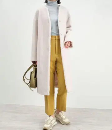 soeju 소주 울 보아 코트 롱 화이트