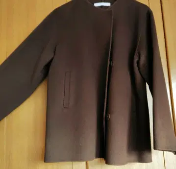 띠어리 럭스 더블 페이스 노카라 숏코트 시착만 한 상품(하자 있음)