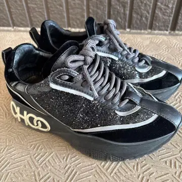 [ 한정 할인 중 ] JimmyChoo 블랙 글리터 스웨이드 스니커즈