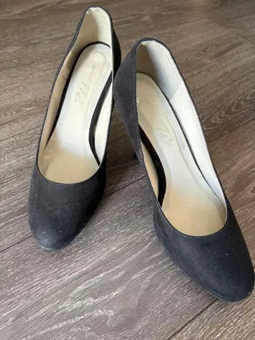 블랙 스웨이드 하이힐 펌프스