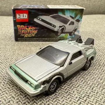 [ USJ 한정판 ] 토미카 데로리안 백 투 더 퓨처 DMC-12
