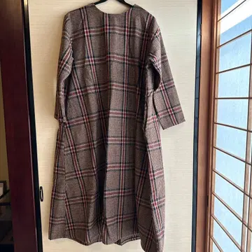 체크 무늬 긴팔 원피스