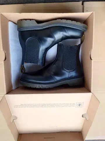 Dr.Martens 사이드고어 첼시 11853001 UK5