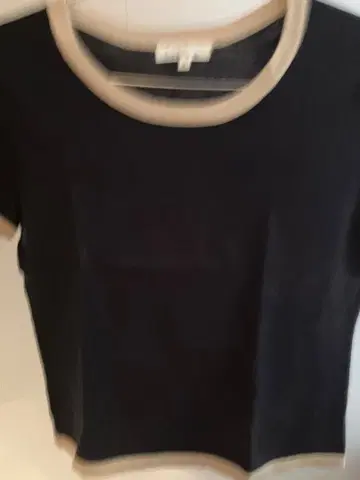 로페피크닉 반팔 니트탑 블랙과 베이지