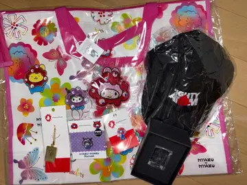 박람회 굿즈 (먀쿠먀쿠, 산리오, 철완 아톰)