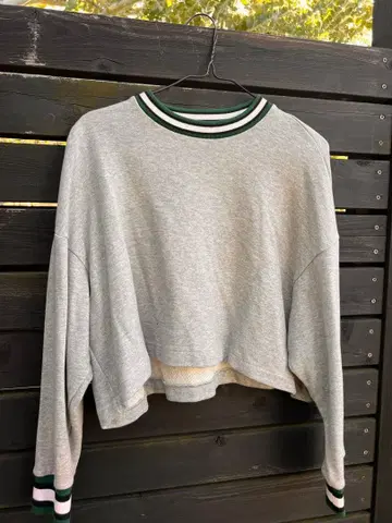 GVGV 크롭 맨투맨 그레이