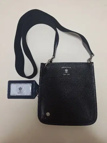 ADMJ 크로스 바디백