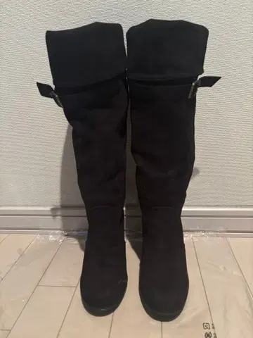 블랙 스웨이드 버클 롱 부츠 M