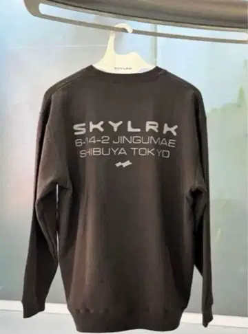 미개봉 새상품 XXL 사이즈 SKYLRK Tokyo pop up 크루넥