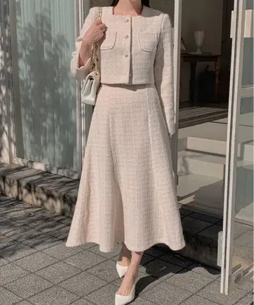 베이지 옅은 핑크 트위드 셋업