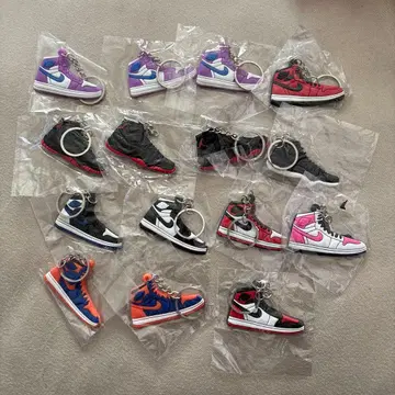 스니커즈형 키링