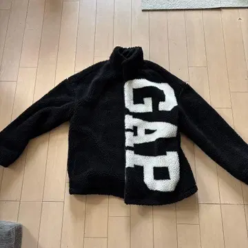 GAP 블랙 플리스 자켓