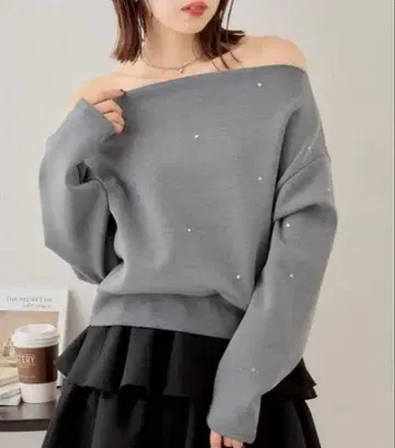 Chico 스팽글 오프숄더 맨투맨